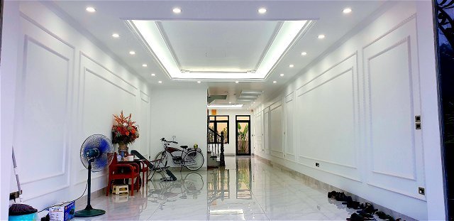 Bán nhà MP Nguyễn Đình Hoàn  – vỉa hè –kinh doanh 62m x6T 18.7tỷ 1