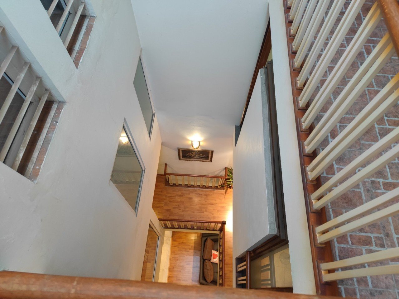 Bán nhà  Nguyễn Xiển 84m x 7 tầng, mt: 4.2m, thang máy, ô tô đỗ cửa, vào nhà 1