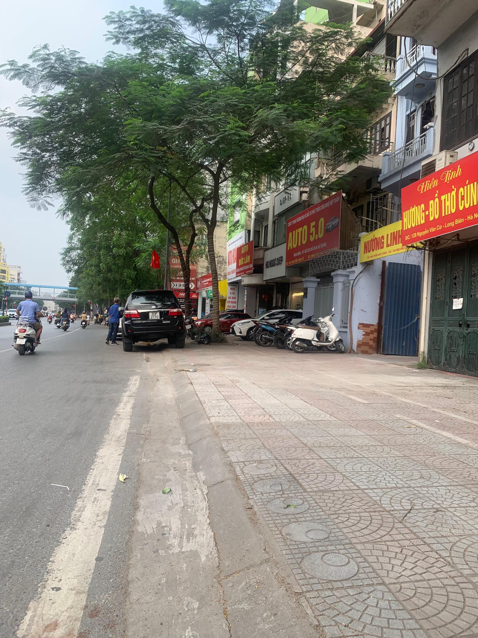 bán nhà mặt phố Nguyễn Văn Cừ, 103m x 4tầng, mặt tiền 5m, nở hậu, full thổ cư 2