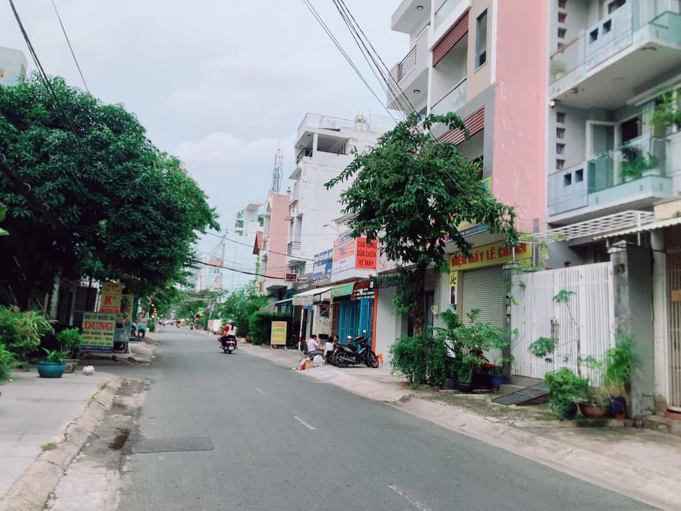 HIẾM. NHÀ LÊ VĂN LƯƠNG, 5X20M, KHU PHÂN LÔ, ĐƯỜNG TRƯỚC NHÀ 8M, THÊM VỈA HÈ, NHỈNH 5 TỶ TL 2