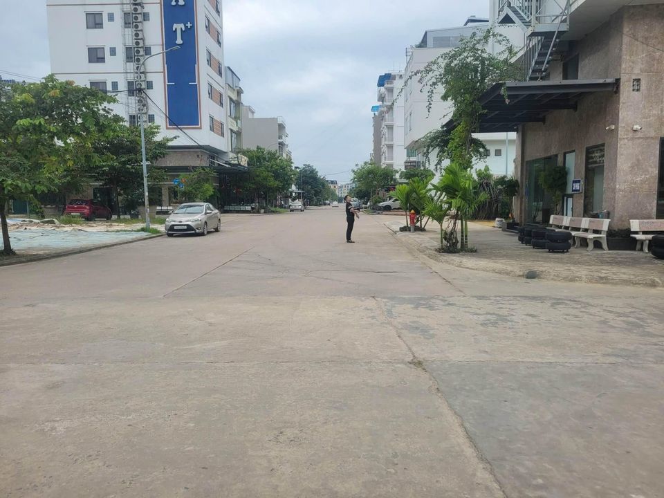 Cần  bán  khách sạn 2 mặt tiền 30 phòng  phường  hùng thắng tp Hạ Long Quảng Ninh. 2