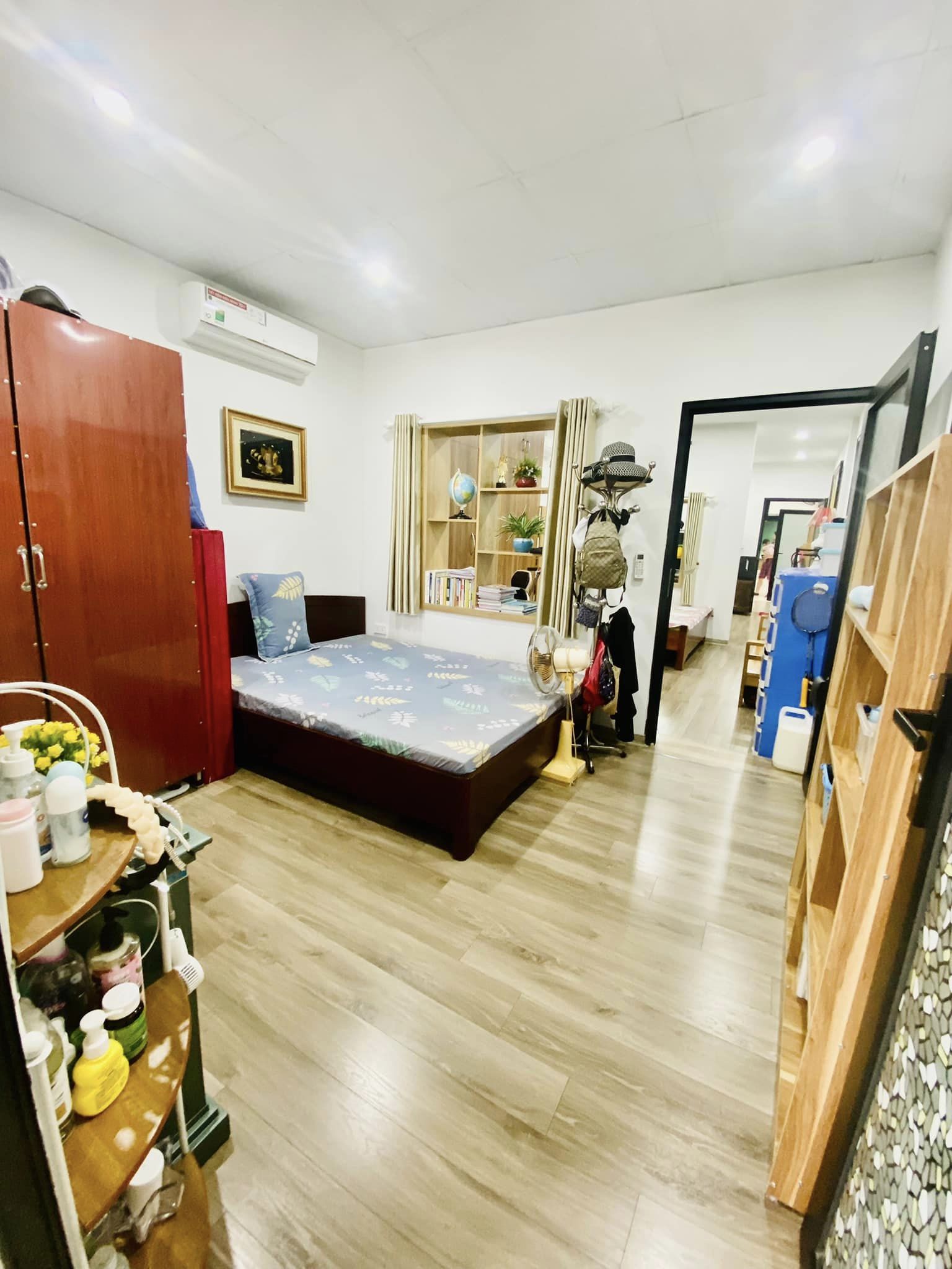 Cần bán Căn hộ chung cư đường Hoàng Ngọc Phách, Phường Láng Hạ, Diện tích 70m², Giá Thương lượng 4