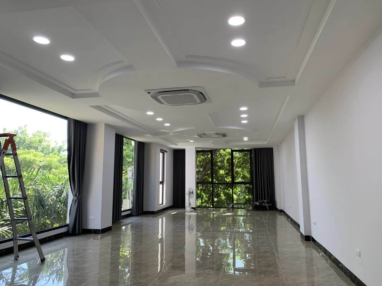 TOÀ BUILDING LÔ GÓC PHỐ HOÀNG CẤU - VIEW VƯỜN HOA. 75M X 8T. GIÁ 37 TỶ 4