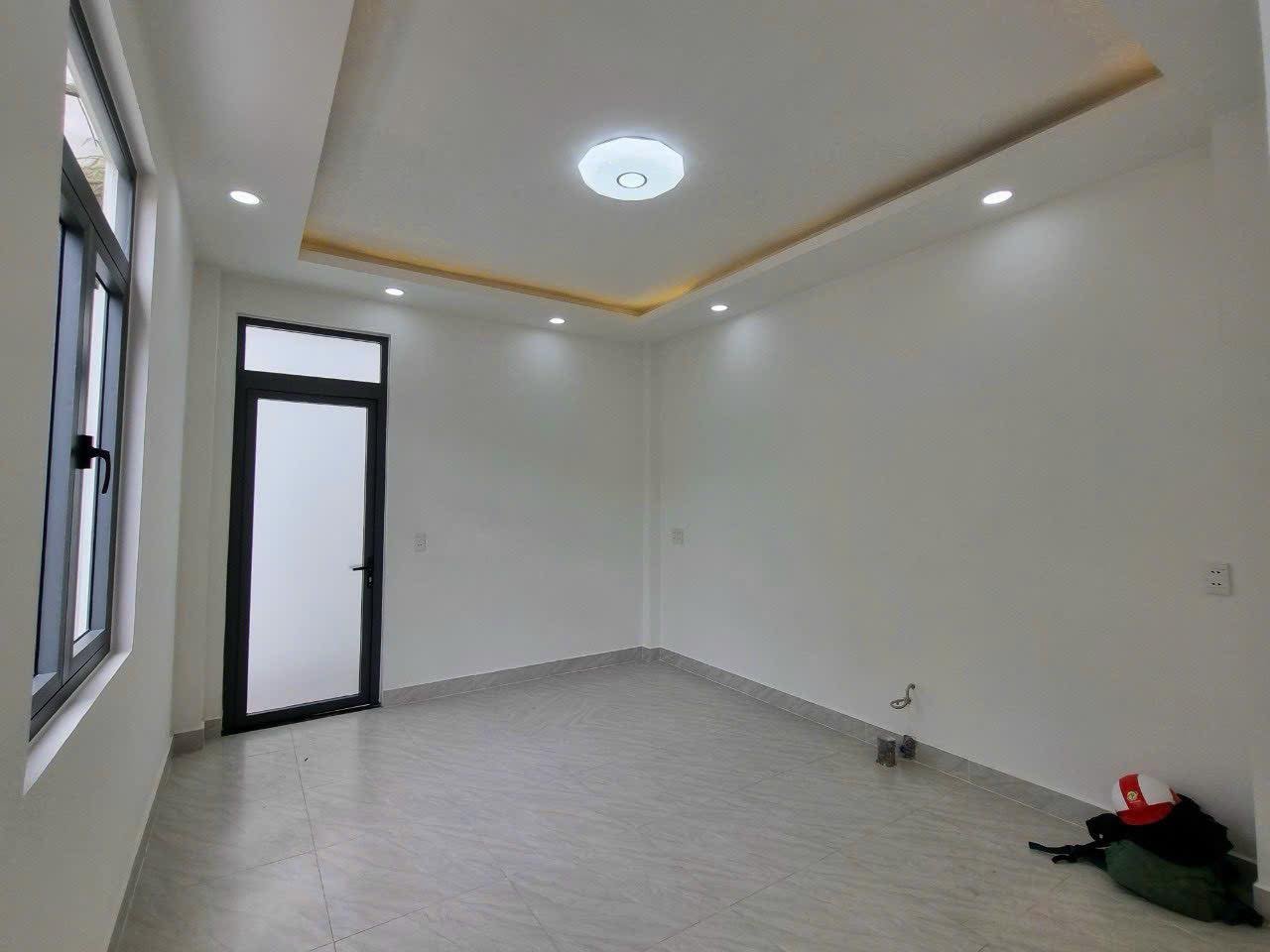 Bán nhà Nam Hồ Đà Lạt 3 tầng 72 m2 chỉ 4 tỷ 1 5