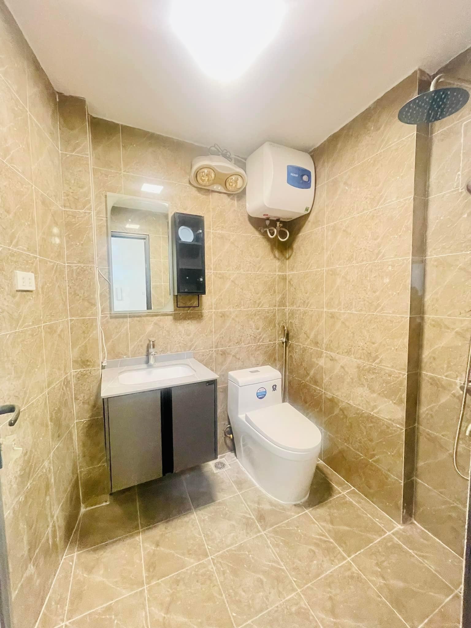 Rẻ hiếm! THÁI HÀ, 2 thoáng, bagac đua, sát oto, mới tinh, ở ngay, 36.8m2*4T 4