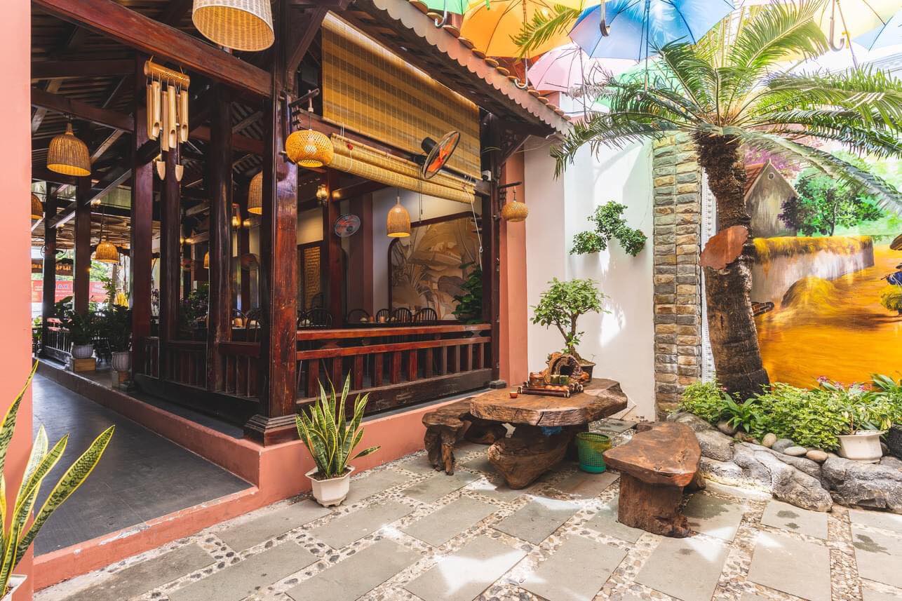 Bán đất tặng nhà hàng khu sầm uất gần biển Nha Trang Dã Tượng lh 0985451850 2