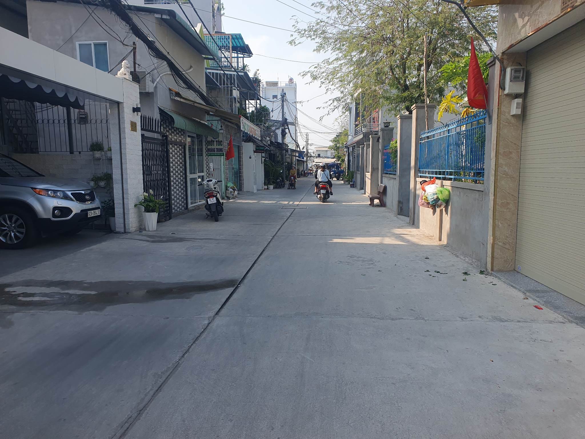 HẺM 6M HAI XE TẢI TRÁNH - KINH DOANH BUÔN BÁN SẦM UẤT. 2