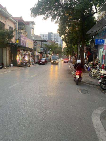 Vip, mặt phố Hoàng Thế Thiện, Sài Đồng, vỉa hè kinh doanh khủng, sầm uất, 100m, 15 tỷ 4