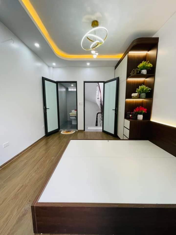 SIÊU PHẨM NHÀ 4 TẦNG 3 P NGỦ NGÕ GỐC ĐỀ PHỐ MINH KHAI DT:31M2 MT: 3.5M GIÁ: 3.58 TỶ + FUN NỘI THẤT 5 NGÕ TRƯỚC XE MÁY QUAY ĐẦU - NHÀ MỚI KONGG KHÁCH CHỈ VỀ Ở LUÔN. 3