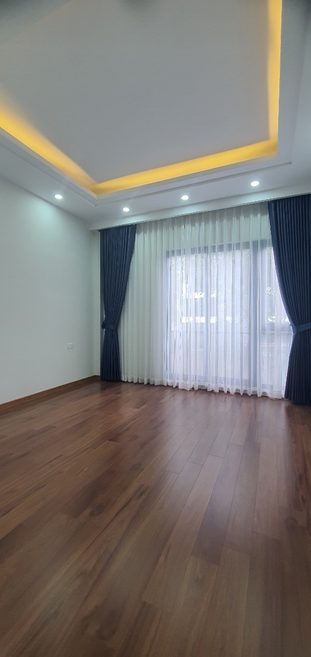 Nhà Nguyễn Văn Cừ, Dt 32m, 5 tầng, full nội thất cơ bản, giá 5 tỷ. 1