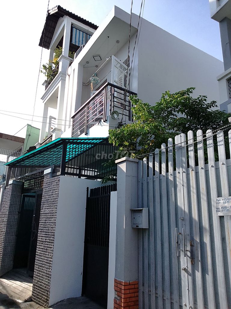 Cho thuê nhà đẹp 2 tầng gần chợ Tân Thuận 1
