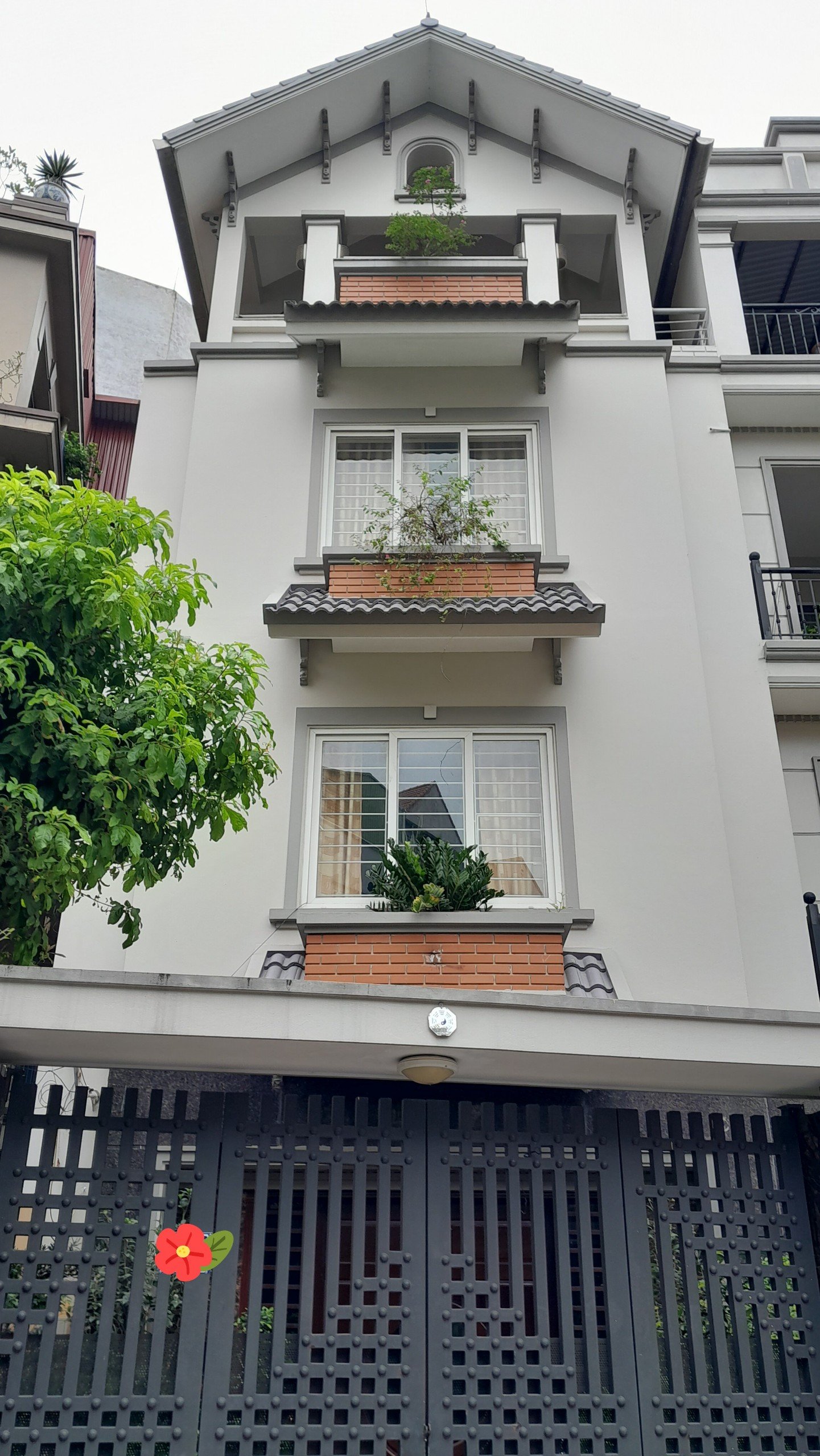 Bán nhà Nguyễn Văn Huyên, Cầu Giấy; Oto nhỏ đỗ cửa; Nở hậu; Vừa ở vừa kinh doanh; 50m2 x 4 tầng 2