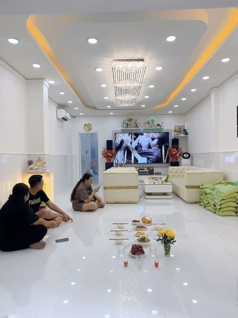 Bán Nhà Lê Hồng Phong, Quận 10, 83m2, Ngang 5.5M, Hẻm Xe Hơi, Kinh Doanh 2