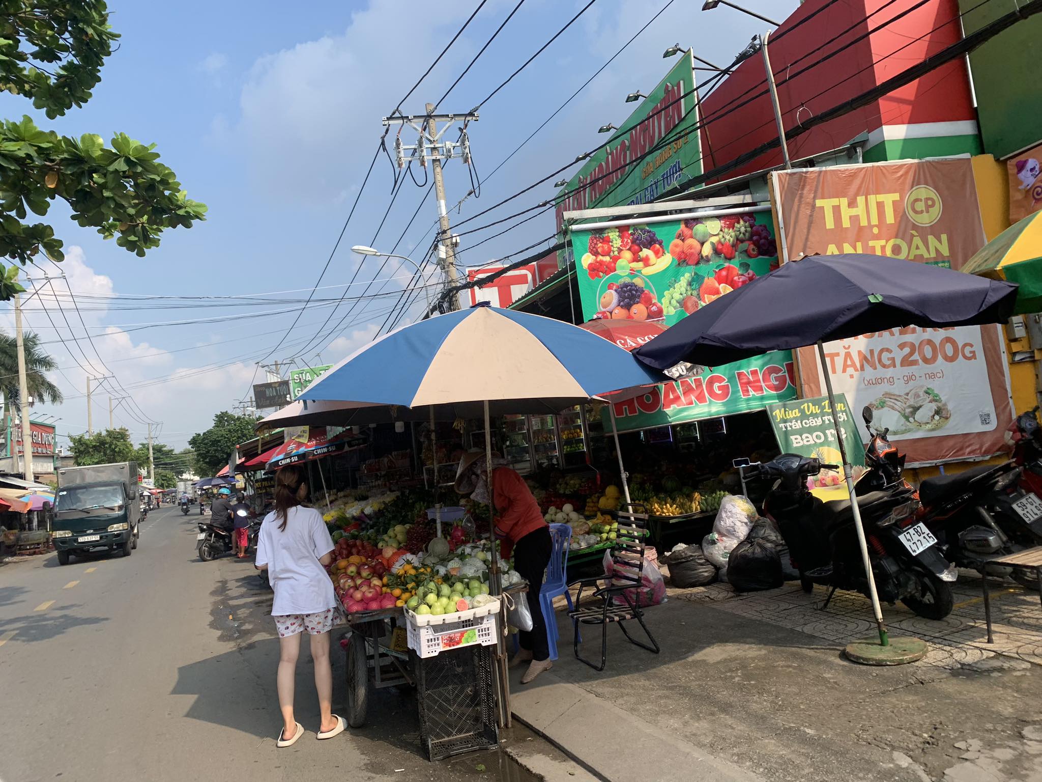Bán nhà mặt tiền chợ Bùi Văn Ngữ, ra đường Nguyễn Ảnh Thủ và Tô Ký, buôn bán sầm uất 3
