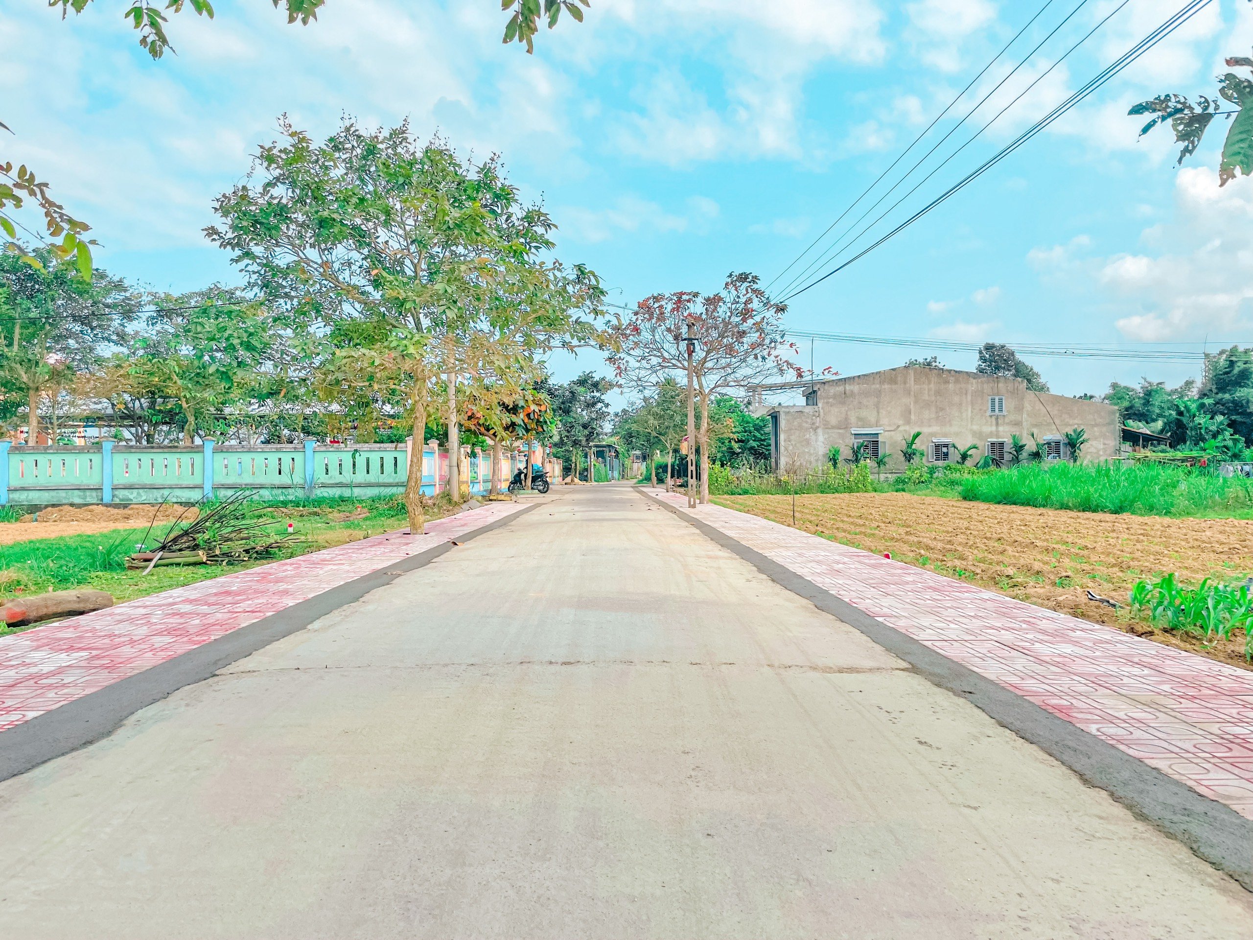 Bán đất 128m2 hướng bắc, gần Đà Nẵng, cạnh bên trường học, UBND, trạm y tế LH 0918852552 2