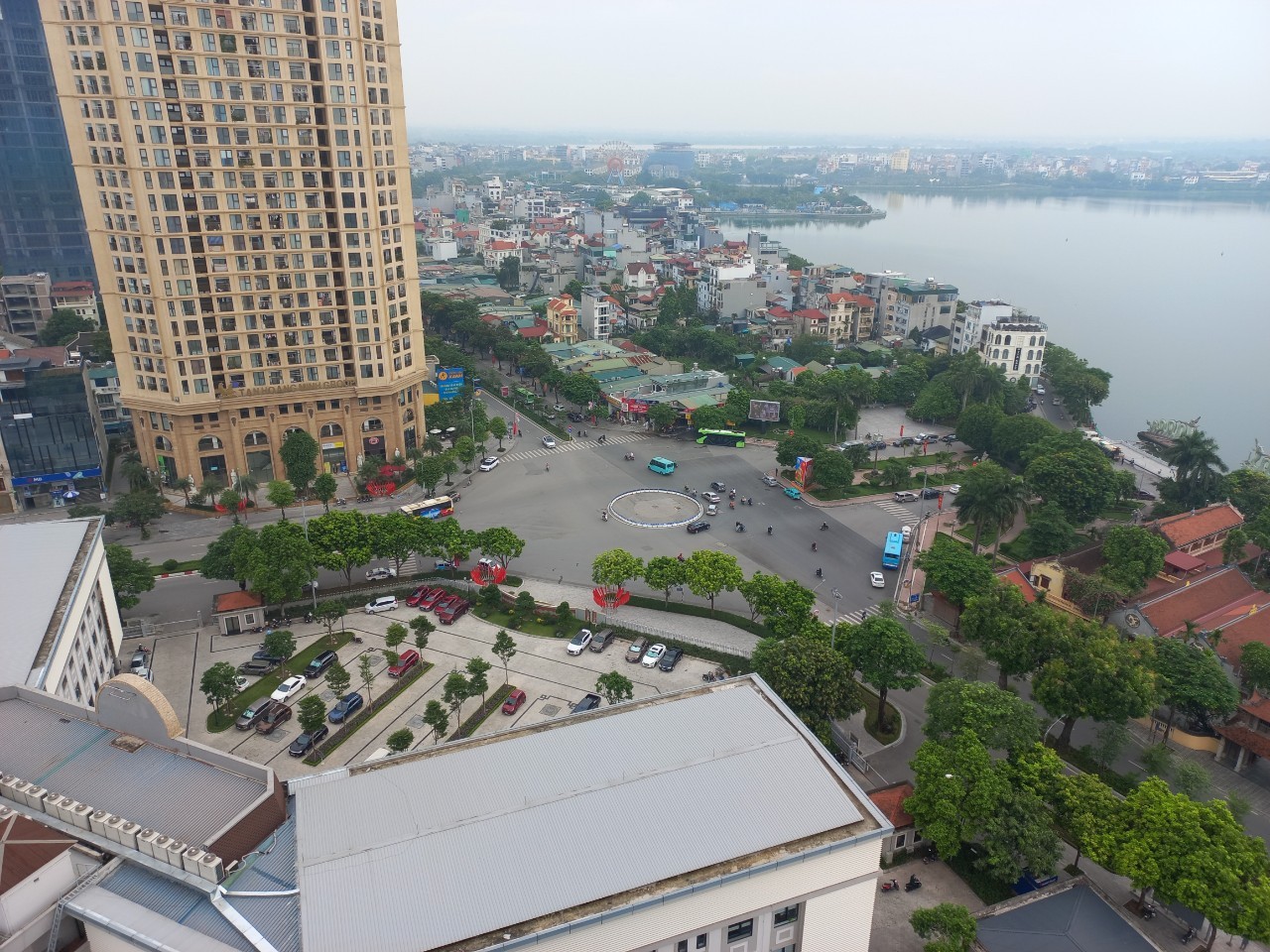 BÁN CĂN HỘ CC VIEW HỒ TẤY 145M2, 3 PHÒNG NGỦ THOÁNG MÁT CÁC PHÒNG Ở SƯỚNG 2