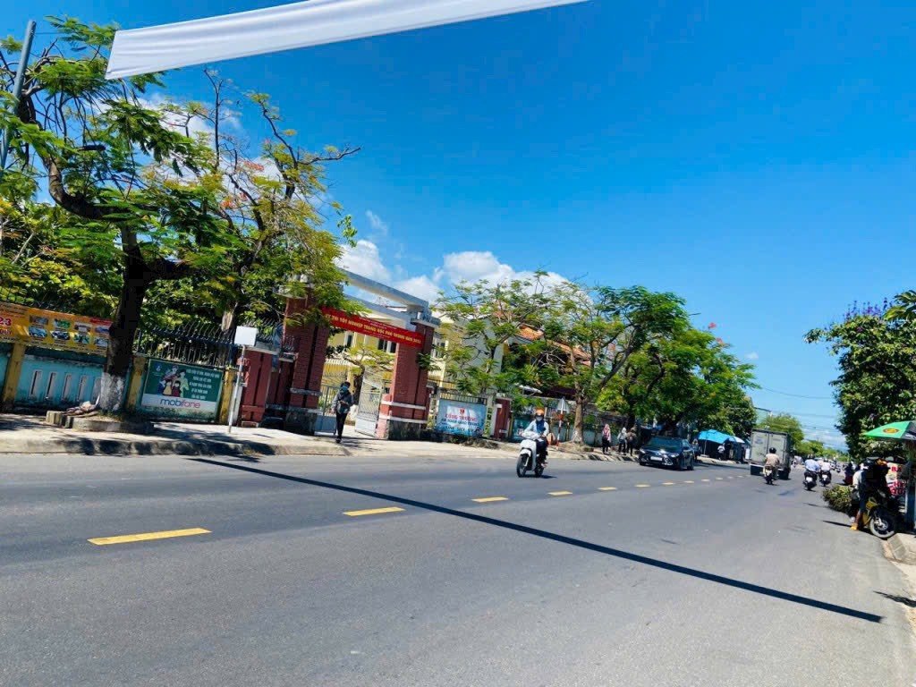Cần bán Cửa hàng - Kiot - Mặt bằng đường Hùng Vương, Thị trấn Nam Phước, Diện tích 180m², Giá 1 Tỷ 1