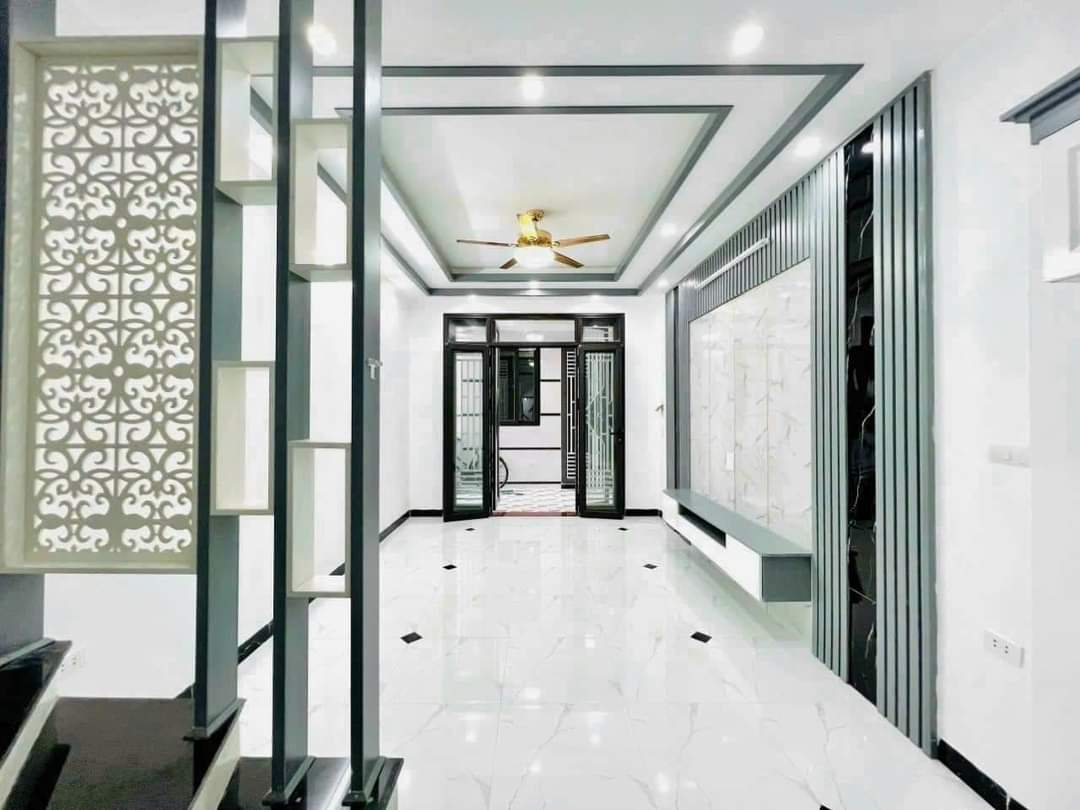 Cho thuê nhà riêng đường Đàm Quang Trung, Long Biên, DT 35m x 4,5 tầng, MT3,5m, giá 10tr 2