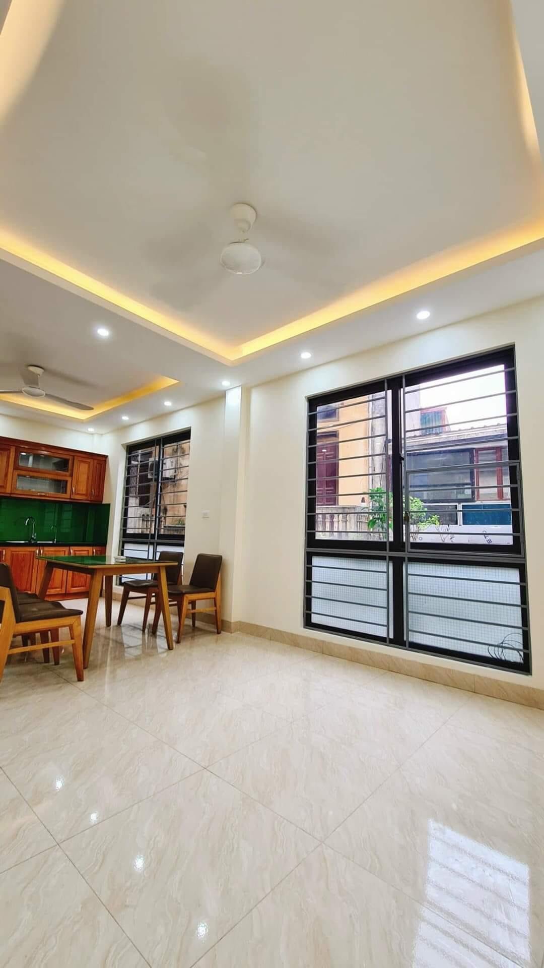 Bán nhà  Lê Trọng Tấn 40m2 5T ô tô kinh doanh chỉ hơn 5tỷ 5