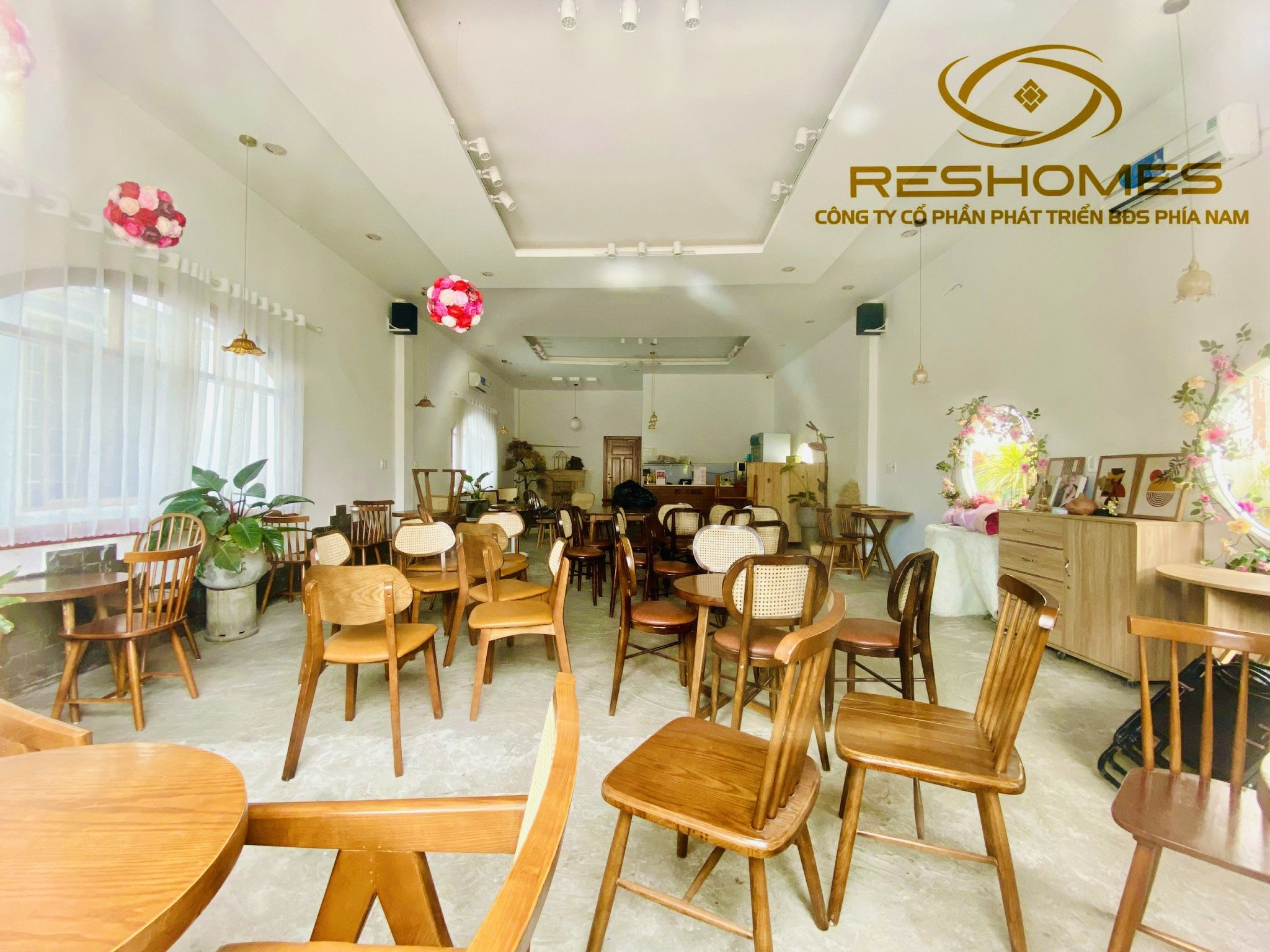 Cho thuê mặt bằng đường Phan Trung ngang 8m rộng 256m hiện là quán cà phê thiết kế rất đẹp 40tr/th 1