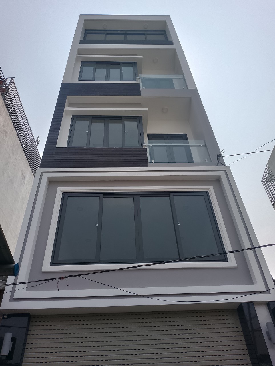 Bán nhà đẹp hẻm 6m ngay Nguyễn Sơn 4 x 12- 5 tầng BTCT chỉ 5,8  ty TL 1