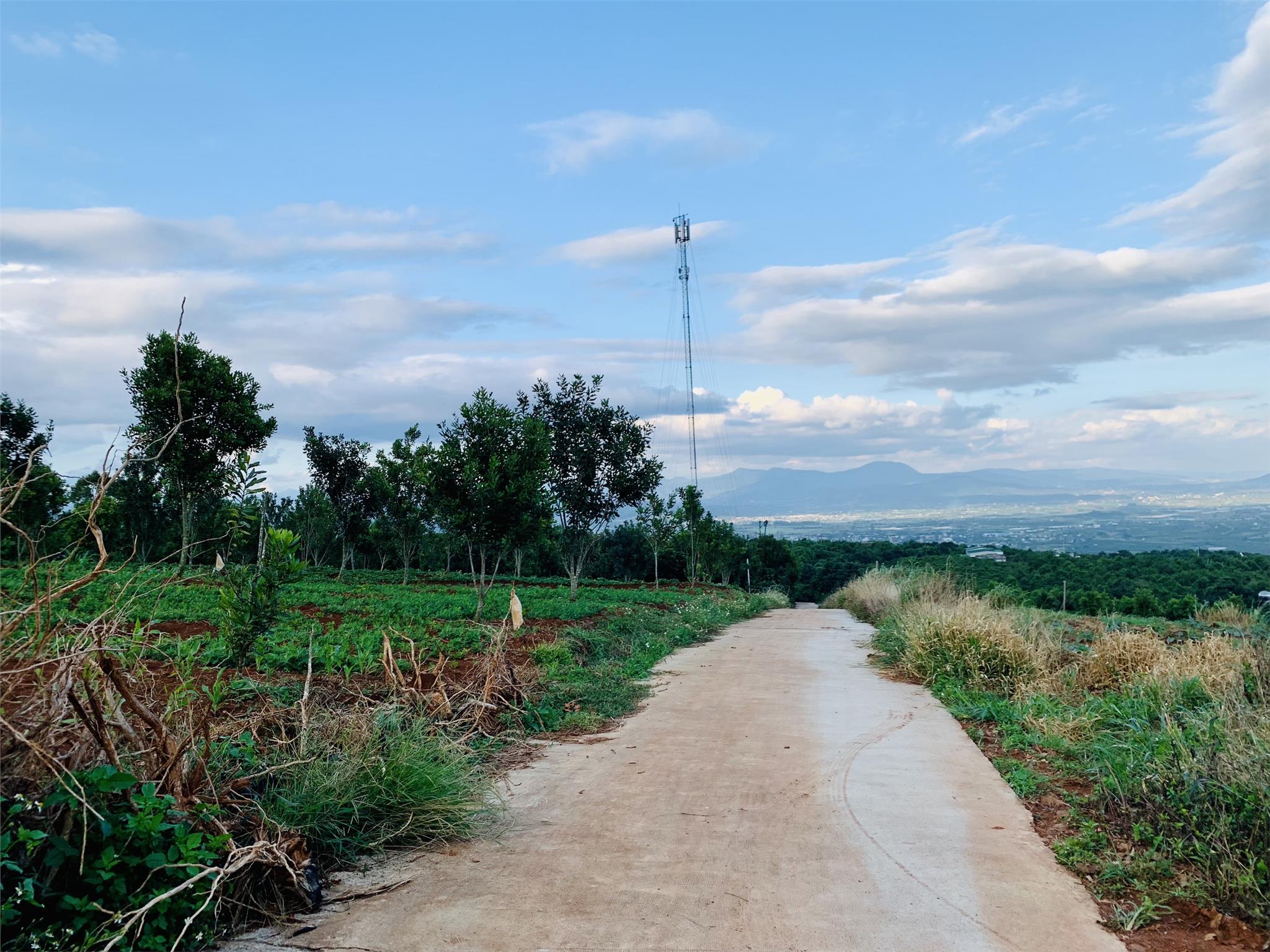 ĐẤT CHÍNH CHỦ - GIÁ TỐT – ĐẤT VEIW  ĐẸP - Cần Bán Nhanh Tại Xã Tân Hà, Huyện Lâm Hà, Tỉnh Lâm Đồng 2