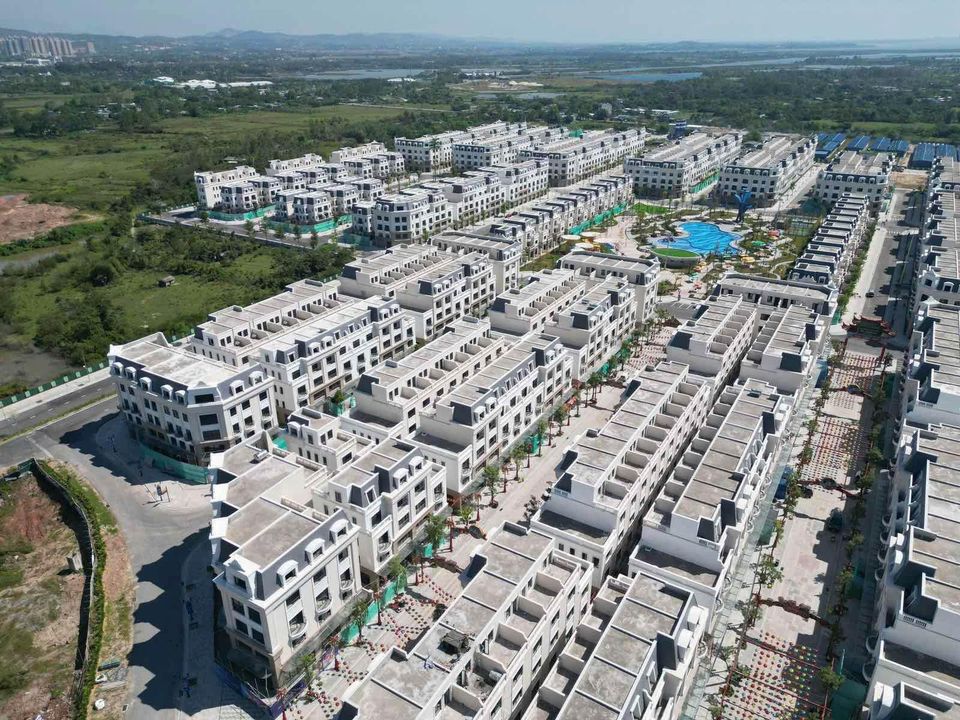 Quỹ căn ngoại giao Vinhomes Golden Avenue Móng Cái (60m2, 90m2), CK lên đến 20%, thuê 16%/4 năm 4