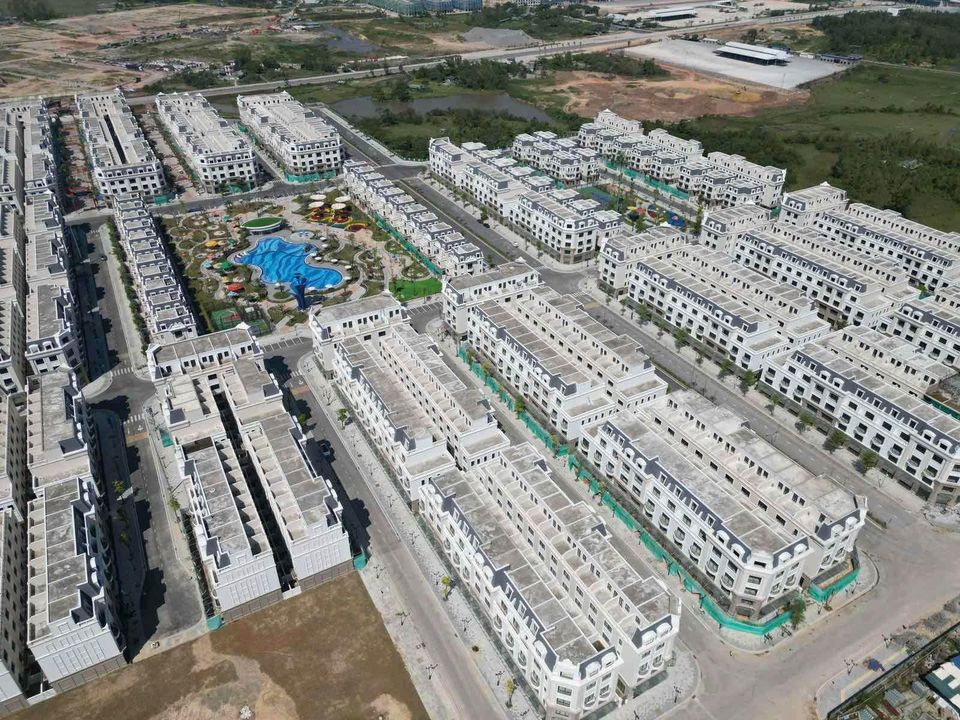 Bán căn Liền kề Vinhomes Móng Cái Golden Avenue, Hỗ trợ NH: 3 năm không lãi, 4 năm không gốc 3