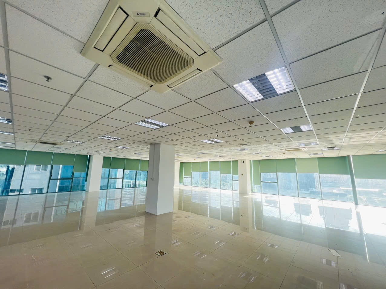 Cần cho  thuê văn phòng làm việc DT 170-300m2 Dương Đình Nghệ, Cầu Giấy giá tốt vị trí đẹp 1