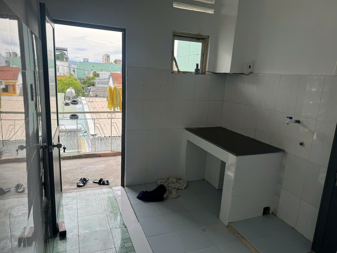 Bán Chung cư,sát chợ Hòa Cường 39m2,giá:1,1 tỷ 9