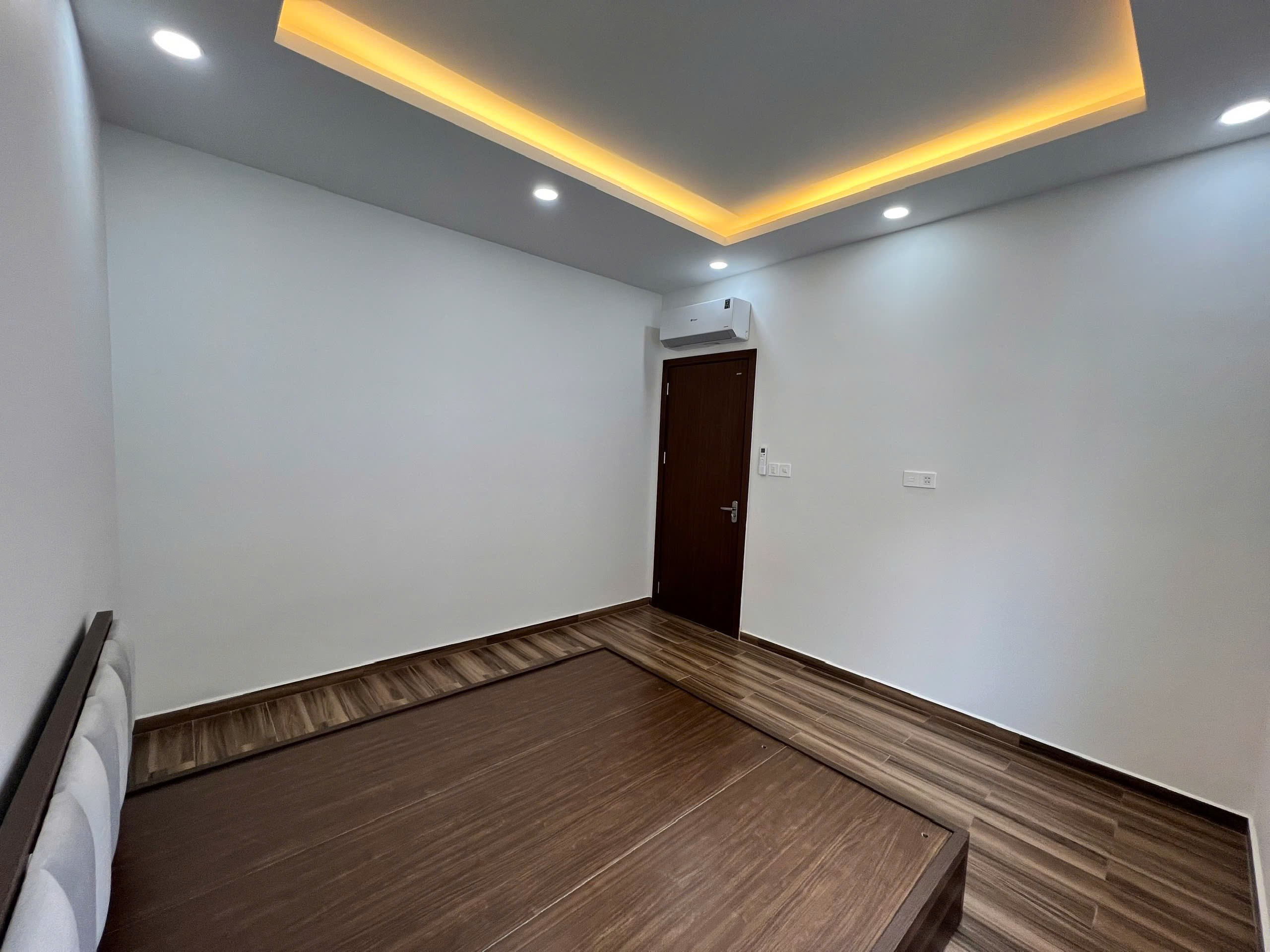 Cho thuê Nhà mặt tiền Phường Phú Hữu, Quận 9, Diện tích 75m², Giá 13 Triệu/tháng 8