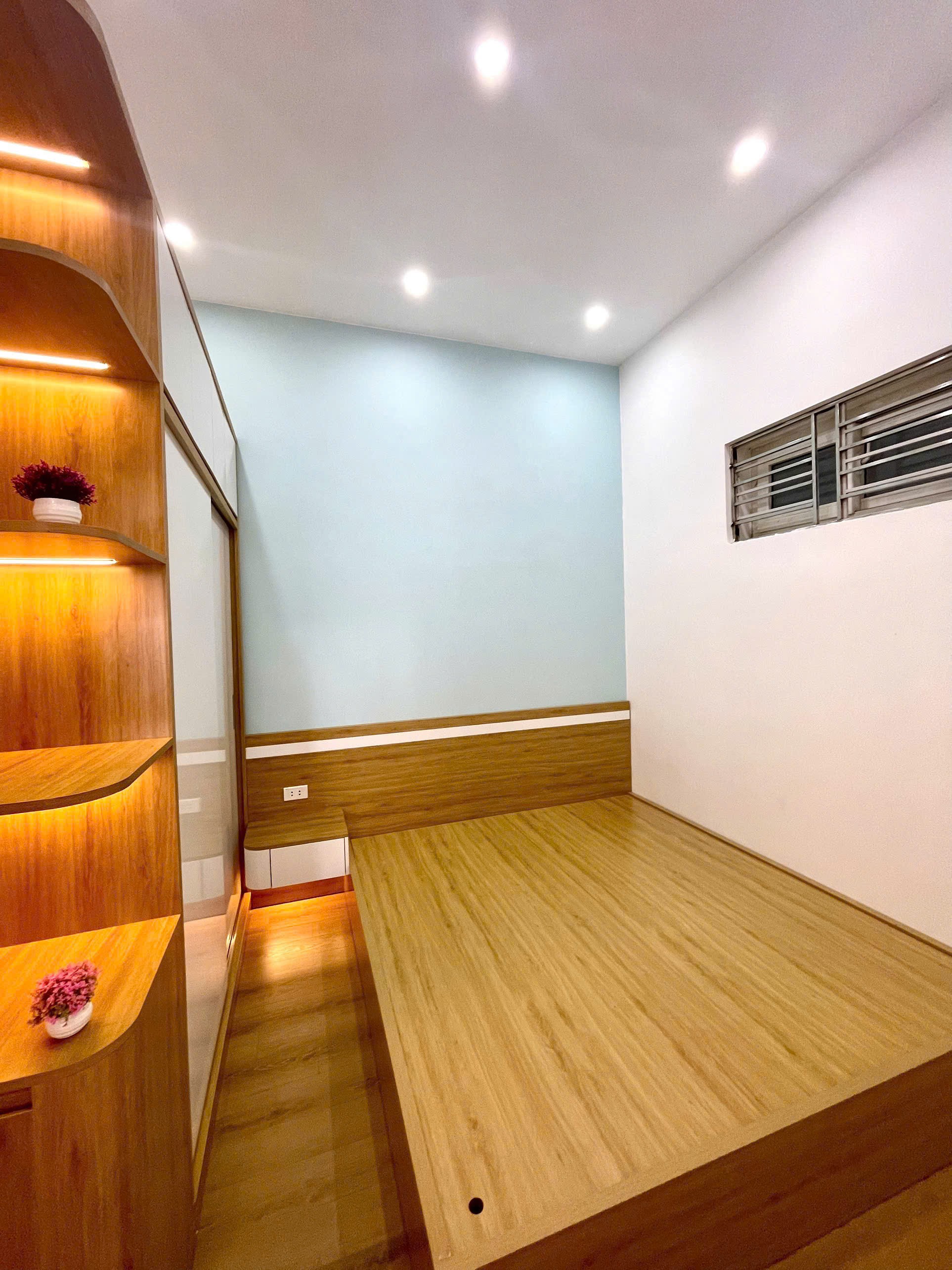 Cần bán căn chung cư 70m tầng đẹp view thoáng, full nội thất KDT Thanh Hà Cienco 5 5