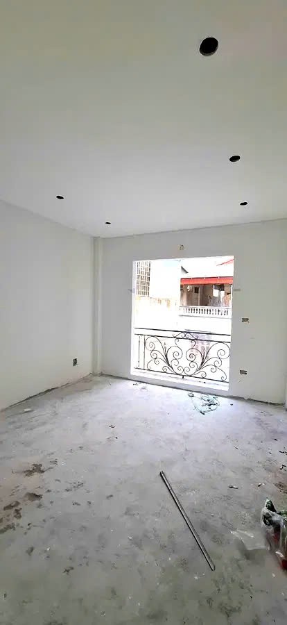 NHÀ MỚI- ĐẸP- Ở LUÔN, PHỐ TRẠM- LONG BIÊN,52M2, 5 TẦNG, MẶT TIỀN 8M, 7.5 TỶ. 2