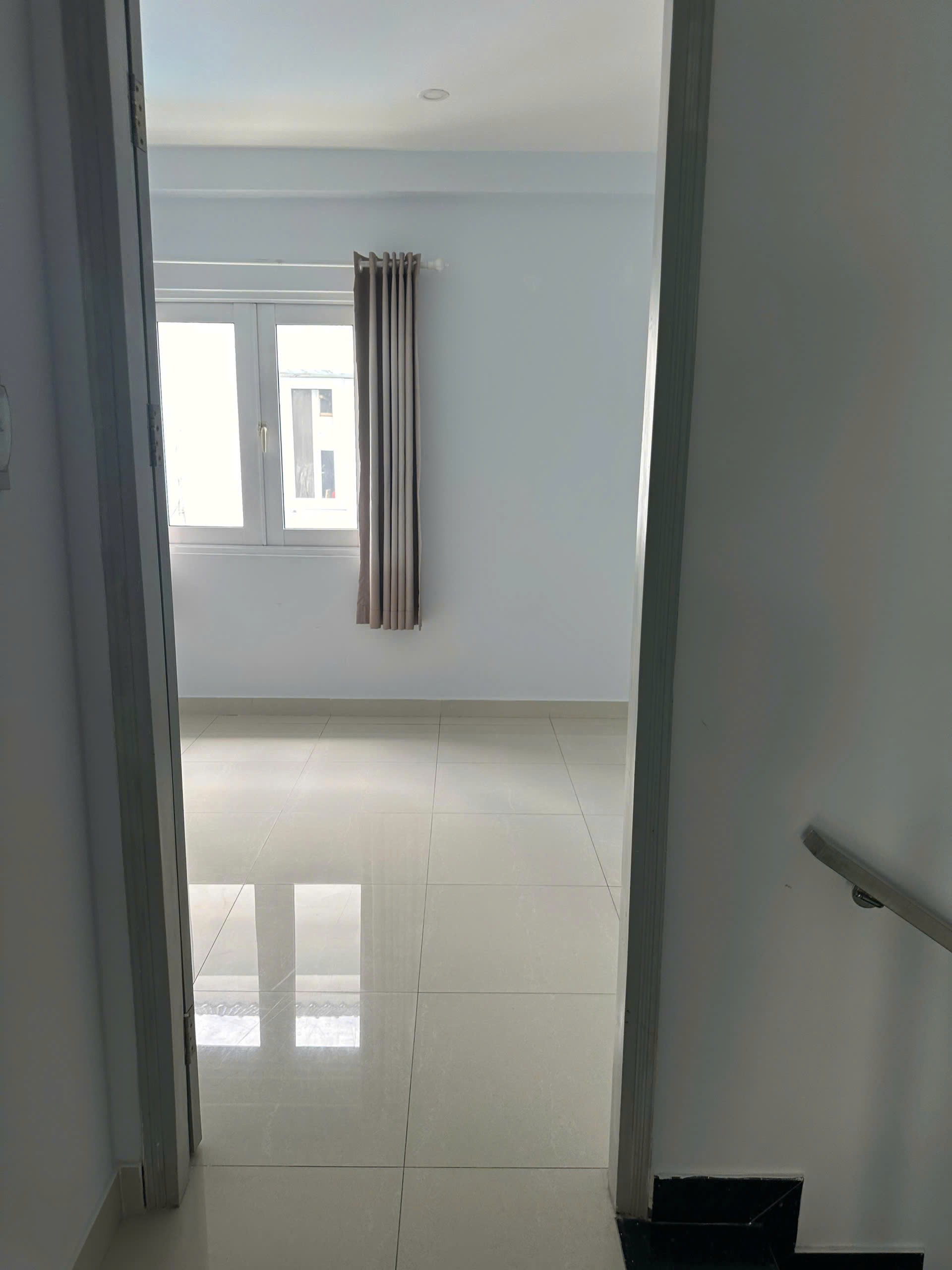 Cho thuê Nhà mặt tiền Phường Phú Hữu, Quận 9, Diện tích 92m², Giá 16 Triệu/tháng 8