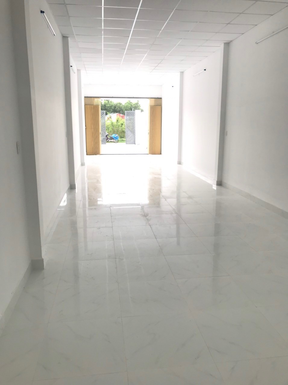 Cần bán Nhà mặt tiền đường Võ Văn Hát, Phường Long Trường, Diện tích 119m², Giá Thương lượng