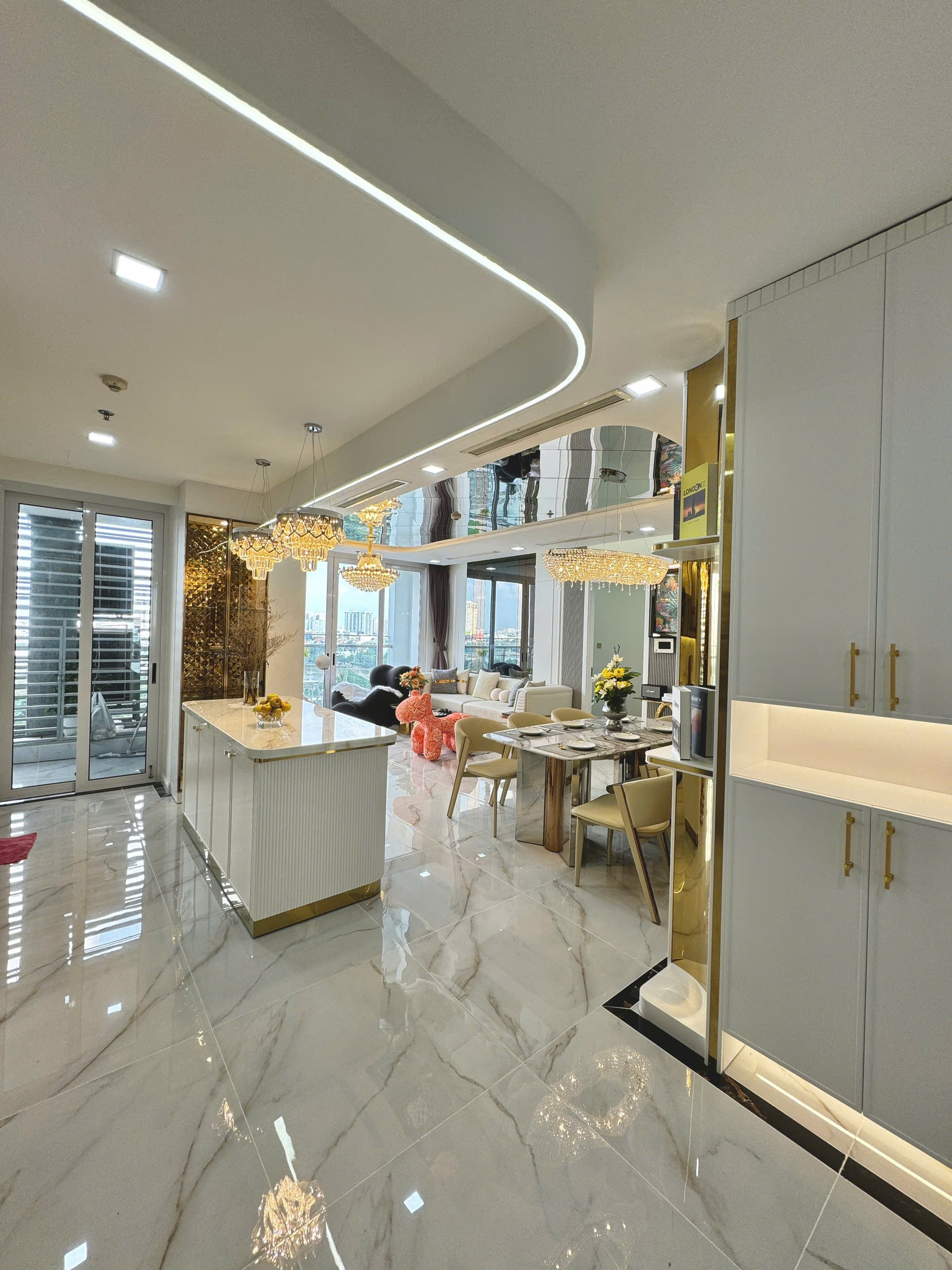 Cần bán Căn hộ chung cư dự án Vinhomes Central Park, Diện tích 150m², Giá 21 Tỷ 26