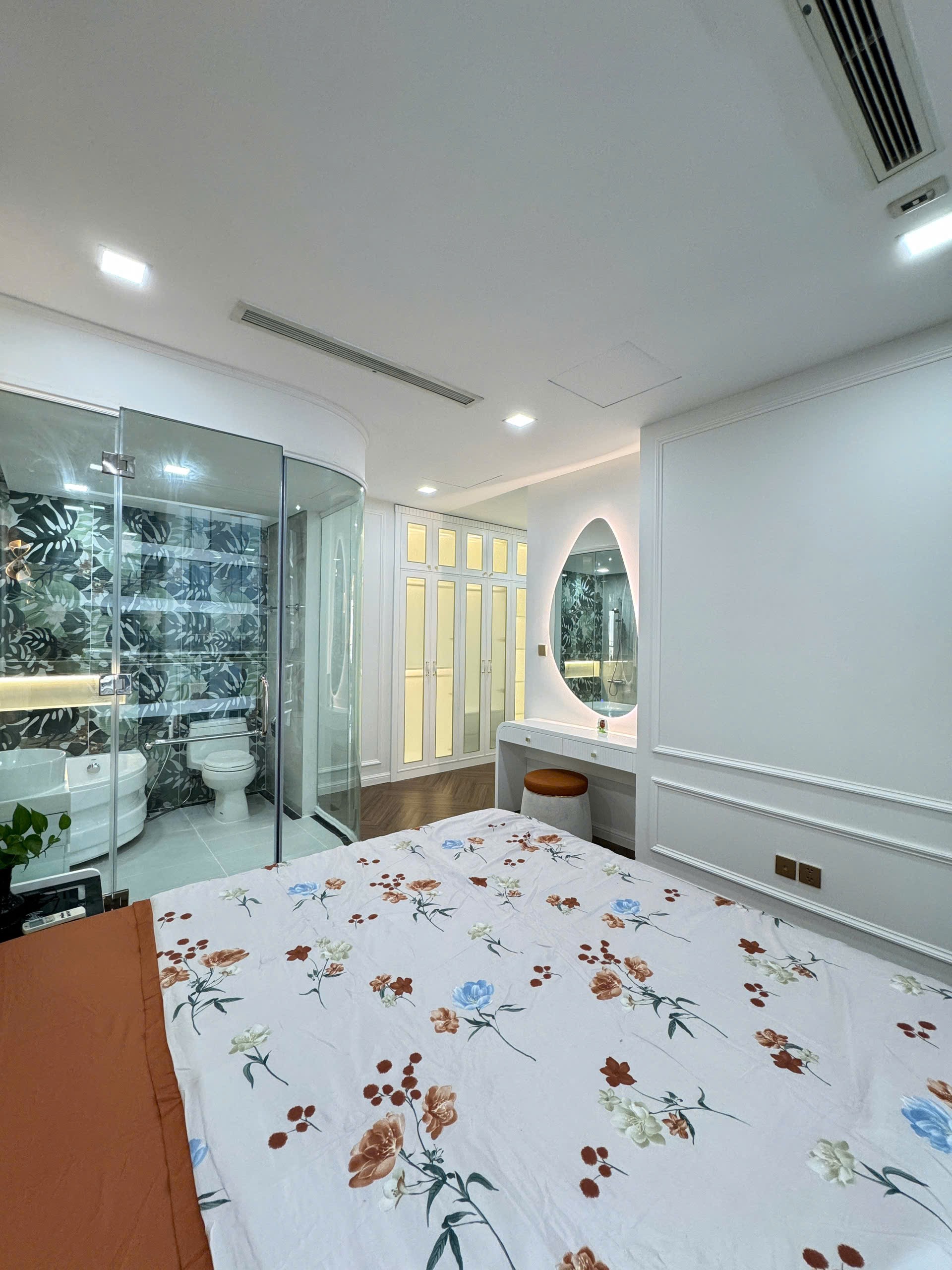 Cần bán Căn hộ chung cư dự án Vinhomes Central Park, Diện tích 150m², Giá 21 Tỷ 21