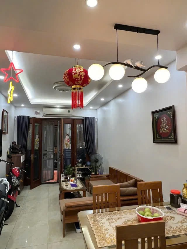 NHÀ MẶT NGÕ, Ô TÔ ĐỖ CỬA , MỚI- ĐẸP -Ở LUÔN, 38M2, 4 TẦNG, 6.2 TỶ.BÁT KHỐI- LONG BIÊN. 3