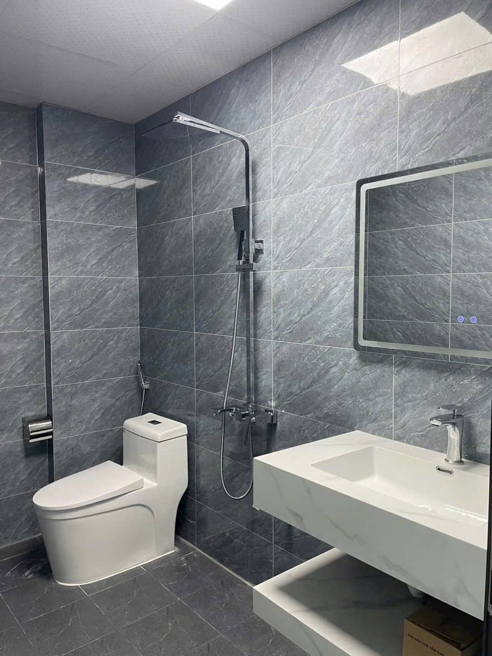 Bán nhà 3 tầng ngõ phố Tống Duy Tân, ph Ngọc Châu, TP HD, 40m2, mt 4.8m, 3 ngủ, 2.55 tỷ 2