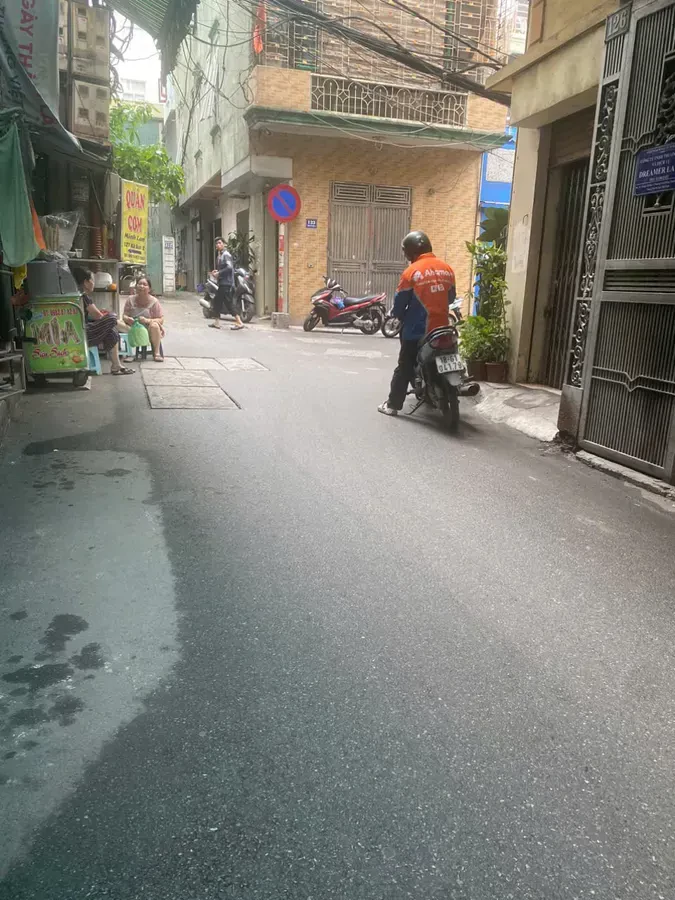 Bán Nhà Xã Đàn2. 54m2. 5 tầng. mặt tiền 4.2m. giá 16.3 tỷ Đống Đa Hà Nội