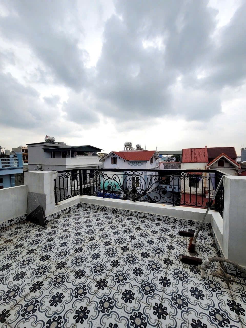 Bán căn nhà 3 tầng ngõ phố Nguyễn Hữu Cầu, ph Hải Dương, TP HP, 95.6m2, mt 4.5m, 4 ngủ 8