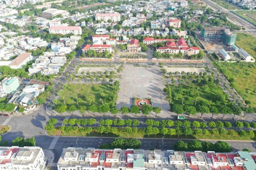 [ Bán gấp ] Đất mặt tiền Đỗ Năng Tế ngay UB Quận Liên Chiểu, 100m2 (5x20)  Vị trí đẹp trung tâm 3