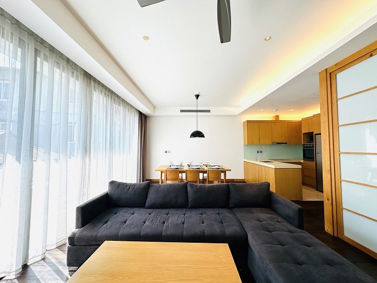 Cho thuê căn hộ 3PN rộng 160m2 tại Tô Ngọc Vân, Tây Hồ, đầy đủ nội thất hiện đại, cao cấp