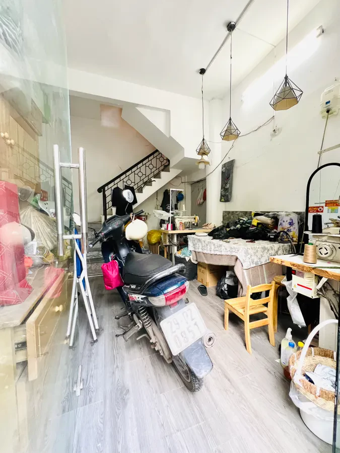Bán Nhà Vũ Ngọc Phan 18m2. 5 tầng. mặt tiền 3.4m. giá 4.8 tỷ Đống Đa Hà 4
