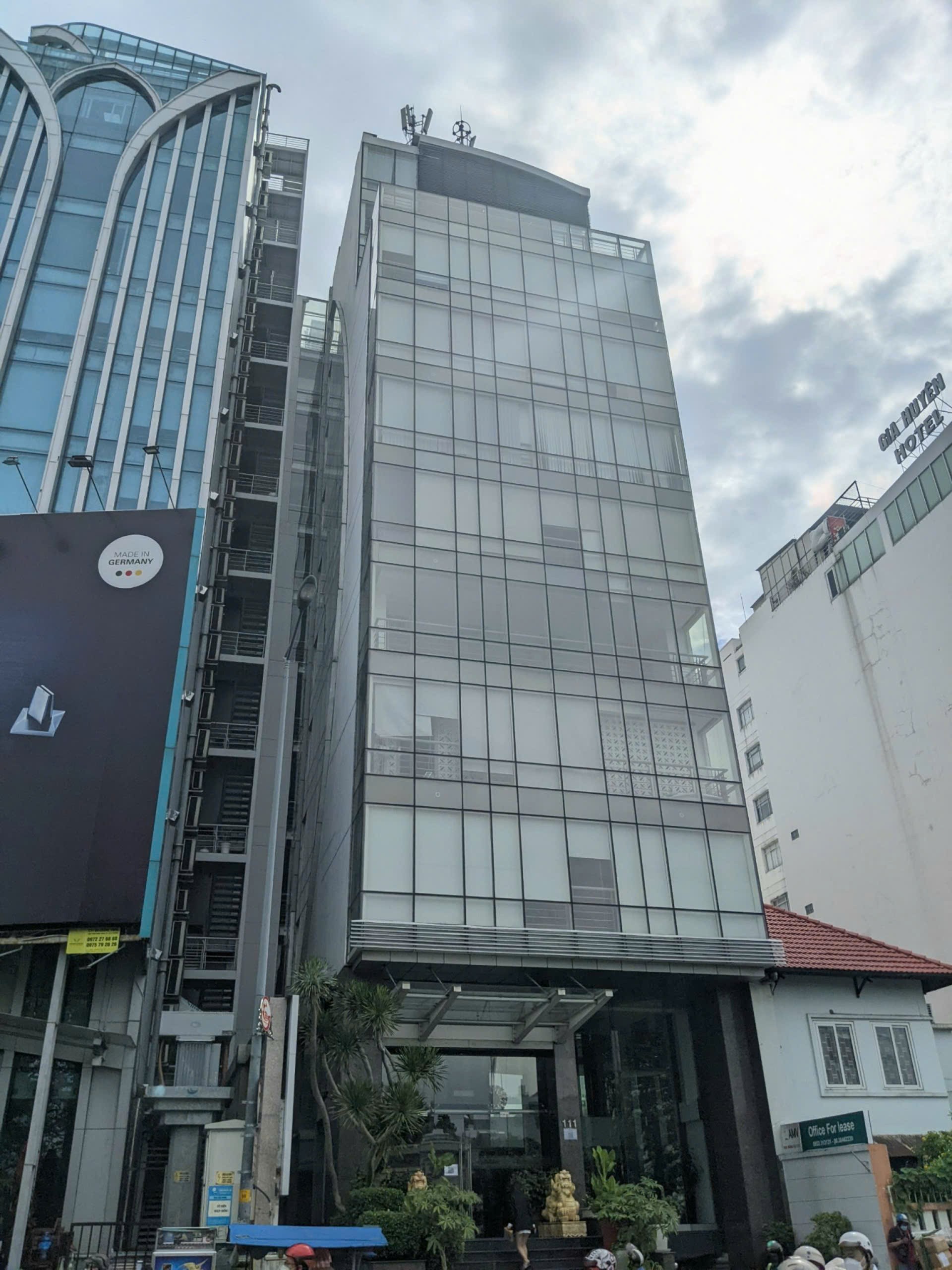 Cần bán Văn phòng đường Lý Chính Thắng, Phường 7, Diện tích 336m², Giá 350 Tỷ