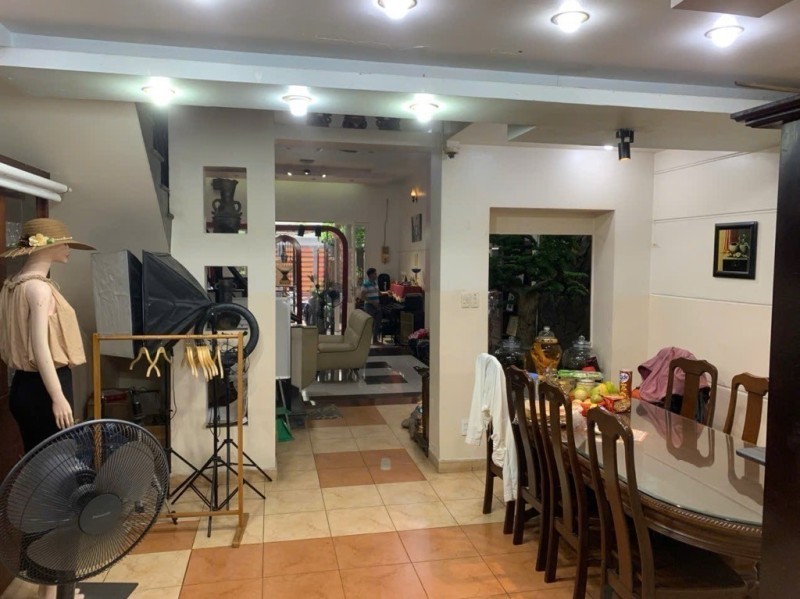 Bán nhà hẻm 8m Tân Sơn Nhì-ngang 5.2m-nhà mới+nội thất đẹp-khu dân trí 2