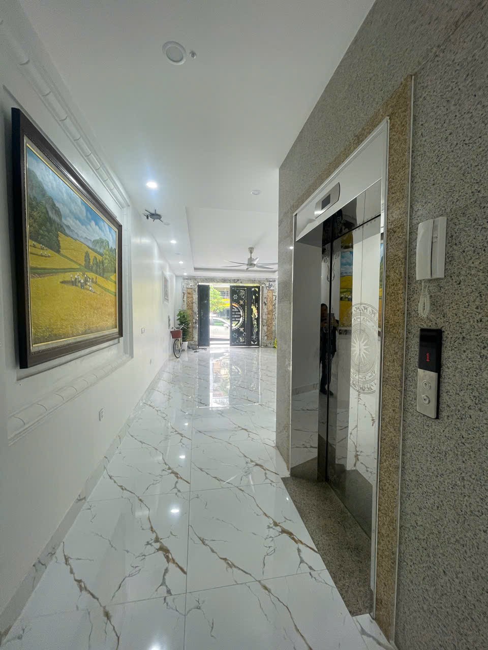 Bán liền kề Tân Tây Đô, Đan Phượng. Nhà 5 tầng 95m2 đường đôi 39m có vỉa hè. Sổ đỏ lâu dài 2