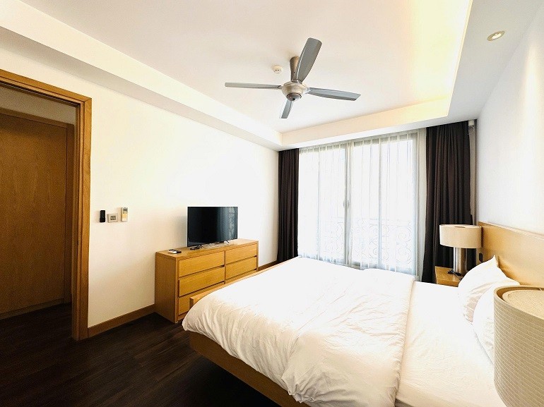 Cho thuê căn hộ 3PN rộng 160m2 tại Tô Ngọc Vân, Tây Hồ, đầy đủ nội thất hiện đại, cao cấp 6