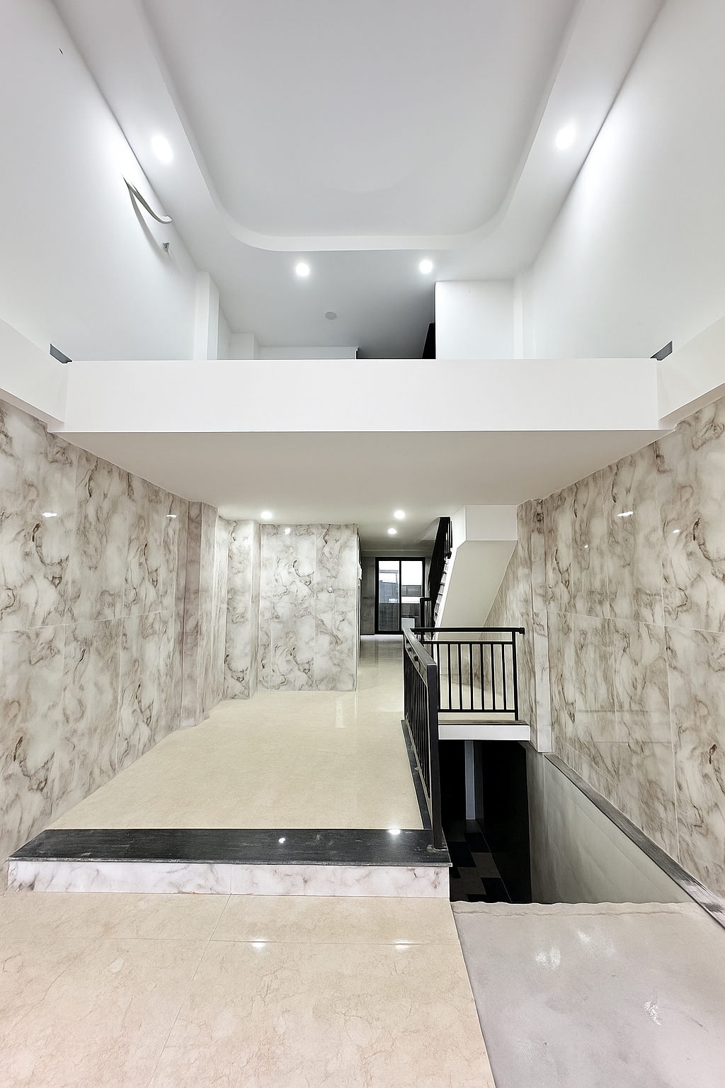 SIÊU PHẨM MẶT TIỀN 62m2 6 TẦNG - CÓ HẦM & THANG MÁY - NHÀ ĐẸP MỚI TINH - VỊ TRÍ KINH DOANH ĐẮC ĐỊA 11