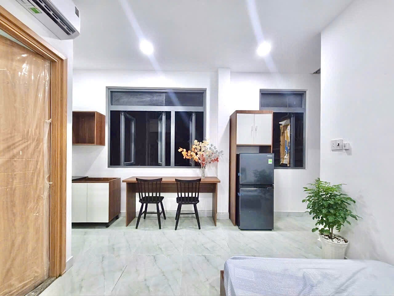 TOÀ CHDV CAO CẤP 218m2 43 CĂN - DÒNG TIỀN 300TR/THÁNG - TRUNG TÂM BÌNH THẠNH 4